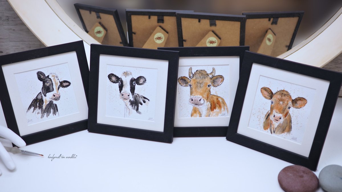 Selbstverständlich mussten unsere Deichkühe in meinen #Klexadventskalender! Hier in unserer Gegend ist der einzige Deichstrich der Nordseeküste der statt Schafen Kühe dort stehen hat.
Die vier Grazien sind als #wandklex Original jetzt hier zu finden: wandklex.art/page/klexadven….