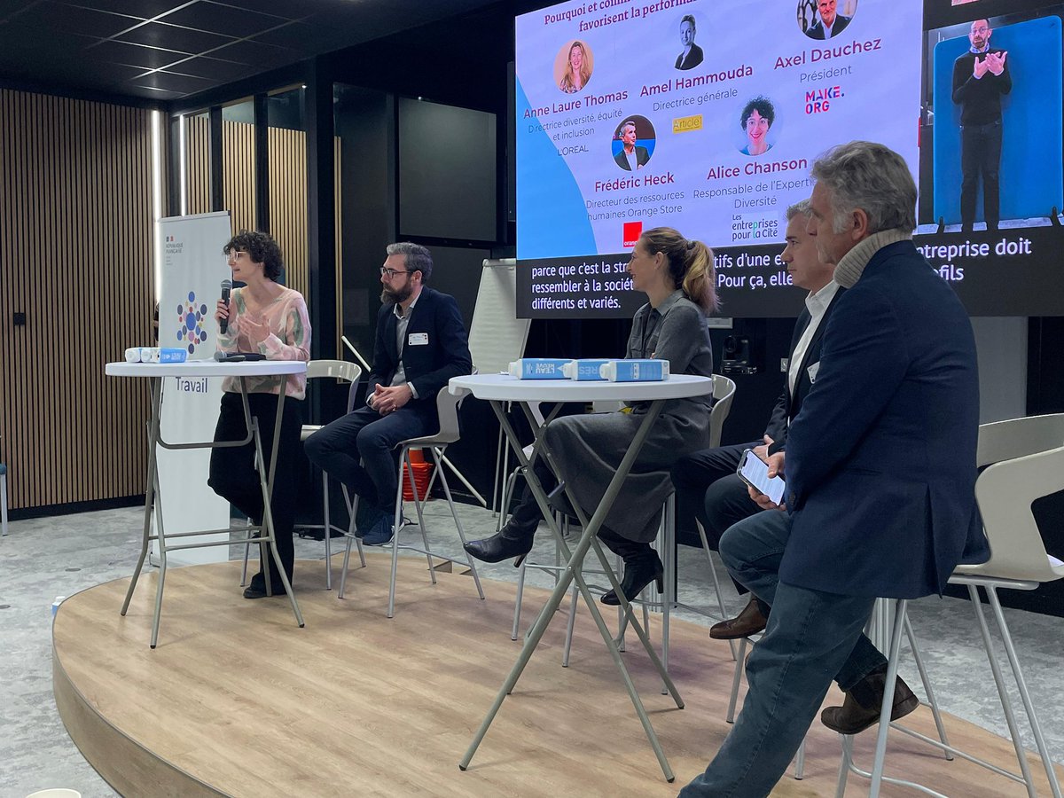 Table ronde « Pourquoi et comment la #diversité dans le monde du travail favorisent la performance et l’#innovation »

« L’#inclusion est un choix, on le fait parce que c’est important. Chacun doit avoir les mêmes chances. » 🗣️ A. Chanson, Resp. de l’Expertise Diversité <a href="/PourCite/">Les entreprises pour la Cité</a>