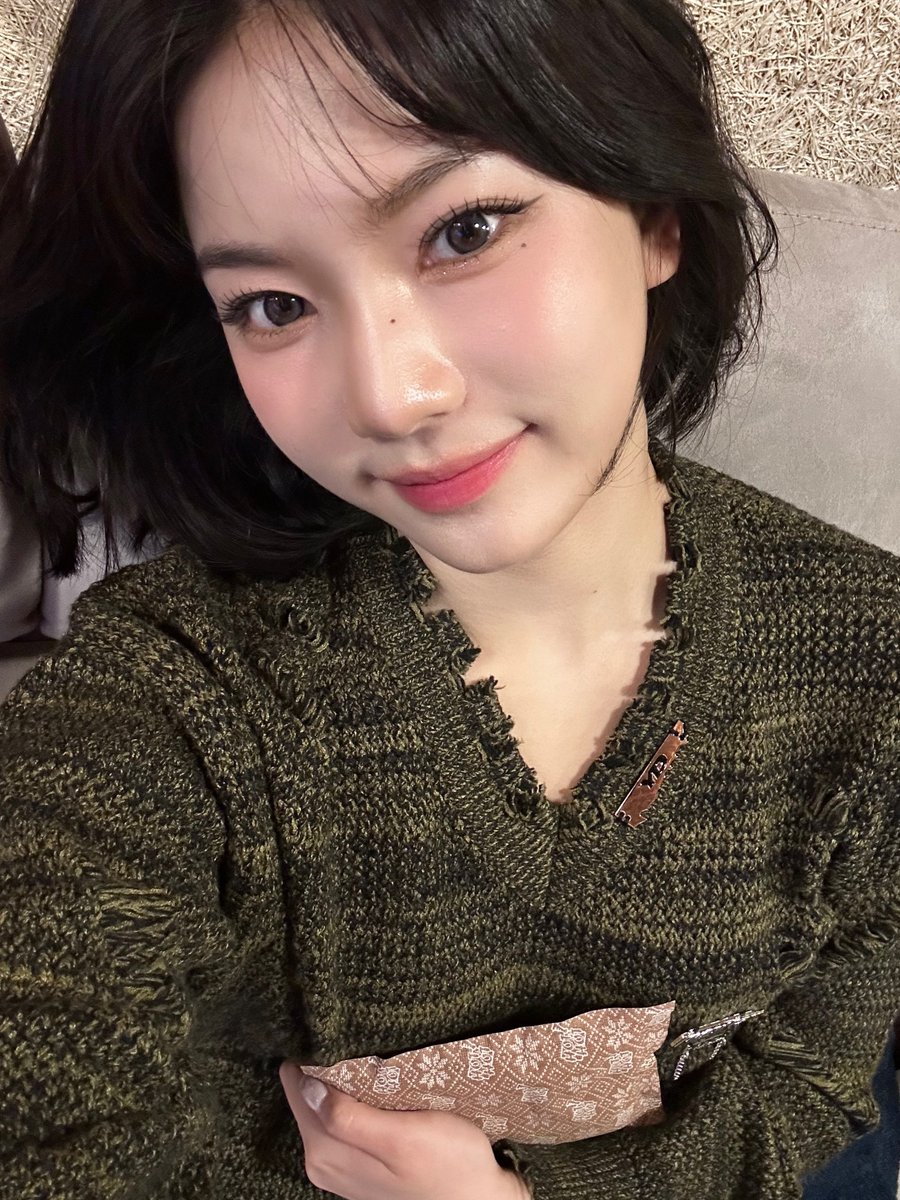 fleurswith's tweet photo. chaerongie update 🫧 https://t.co/8wTeGNnFxt