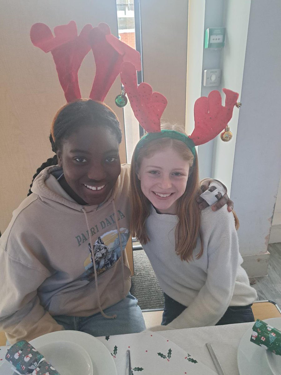 FarleighSchool's tweet photo. Christmas fun for our boarders yesterday, ahead of our last week of term! 🎄 #farleighboarding https://t.co/E23nhzrdJB