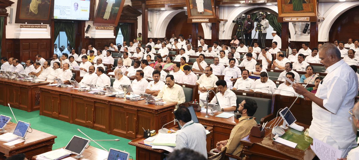 Udhaystalin's tweet photo. தமிழ்நாடு சட்டப்பேரவைக் கூட்டத்தொடர் இன்று தொடங்கிய போது, மதுரை அரிட்டாப்பட்டியில் டங்க்ஸ்டன் சுரங்கத்தை அமைக்க முயற்சிக்கும் ஒன்றிய அரசுக்கு எதிரான தனித்தீர்மானம் நிறைவேற்றப்பட்டது.

“நான் தமிழ்நாட்டின் முதலமைச்சராக இருக்கும் வரை, டங்க்ஸ்டன் சுரங்கத்தை ஒருபோதும் அனுமதிக்க மாட்டேன்” என்று மாண்புமிகு முதலமைச்சர் @mkstalin அவர்கள் மக்களின் குரலாக முழங்கினார்கள்.

தமிழ்நாட்டு மக்கள் நலன் மற்றும் மாநில உரிமை காக்கின்ற வகையில் இத்தீர்மானம் நிறைவேற்றப்பட்டதில் மகிழ்கிறோம். #திராவிட_மாடல் அரசு என்றும் மக்களின் பக்கமே நிற்கும்!