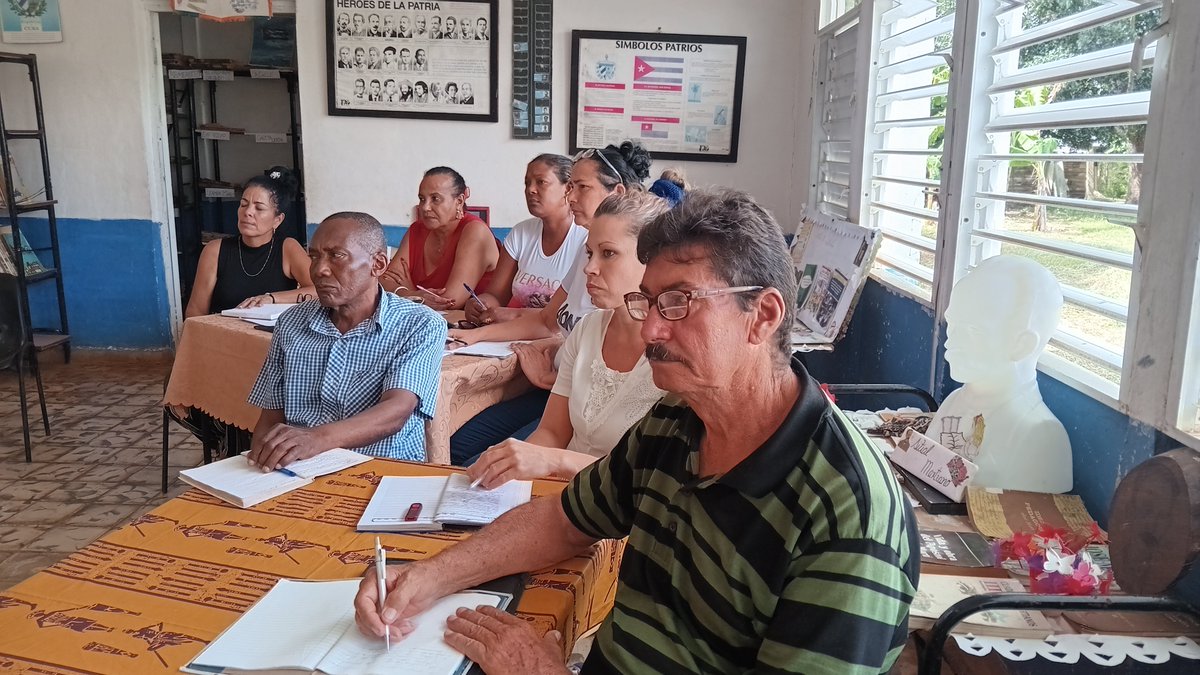 Se reconocen a docentes destacados en el marco de la Jornada del Educador