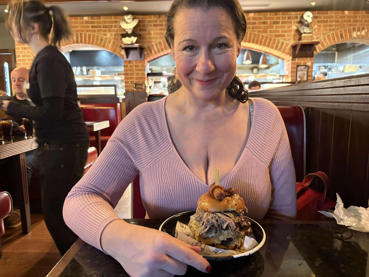 EVA JAYNE (@evajayne6) on Twitter photo Good to be back at <a href="/thebeefyboys/">The Beefy Boys</a> my fave burger restaurant itโs just the best ! #Hereford #TheBeeftBoys #Yummy Good to be back at <a href="/thebeefyboys/">The Beefy Boys</a> my fave burger restaurant itโs just the best ! #Hereford #TheBeeftBoys #Yummy
