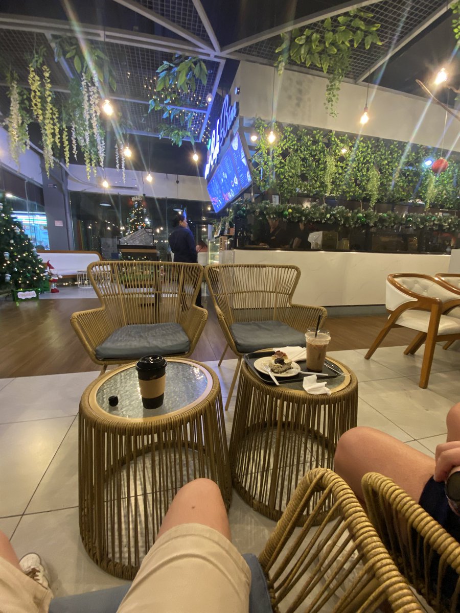 YourOnlyBiboy's tweet photo. About last night 🙂🎬☕️🍰 https://t.co/Nl8cbi5wcO