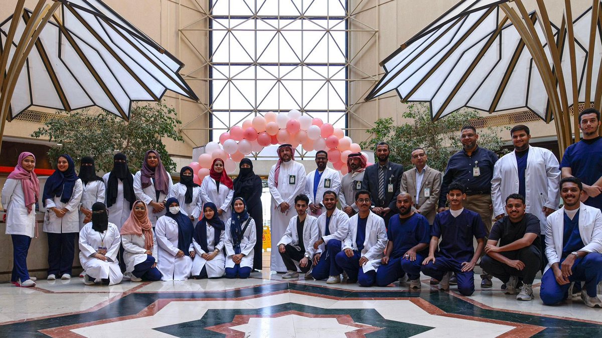 أقام قسم العلاج الطبيعي بـ #كلية_علوم_التأهيل_الطبي ممثلا بالنادي الطلابيّ وبالتعاون مع مركز تعزيز الصحة بجامعة الملك عبدالعزيز فعالية بعنوان "العلاج الطبيعي وصحة المرأة" يوم الاربعاءالماضي في بهو المستشفى الجامعي.