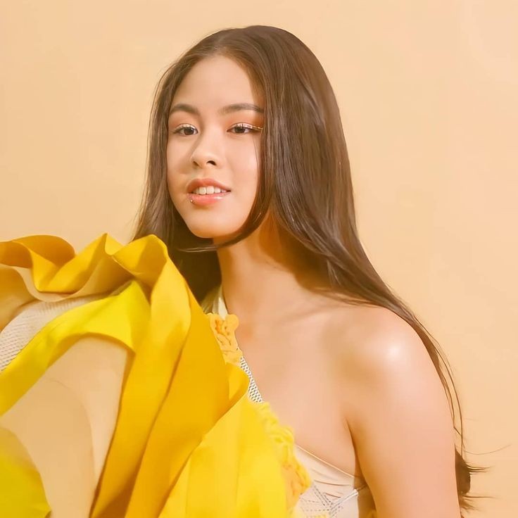 loveskittet_two's tweet photo. “I choose to stop myself from submitting to all the criticisms I hear and to all the standards this society has decided to build, to stop listening and hurting myself just because a pair of eyes see me differently from who I am”

dude, I really miss kisses delavin😭 https://t.co/nzTs7Wq1Zs