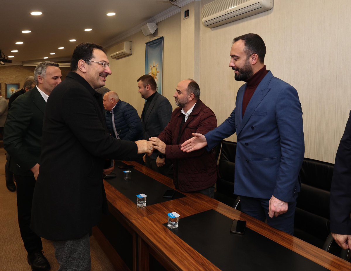yunustever's tweet photo. Aralık ayı olağan Büyükşehir Belediye Meclisi Grup toplantımızı, AK Parti Genel Başkan Yardımcımız Sayın Ali İhsan Yavuz’un katılımıyla gerçekleştirdik. 

Sakarya’mızın sürdürülebilir gelişimini destekleyecek gündemler ve projeler üzerinde durduk. Belediye Meclis kararlarının şehir genelindeki etkilerini detaylı bir şekilde inceledik ve Sakarya’mızın kalkınmasını hızlandıracak adımları belirledik.

Katılım ve katkıları için Kıymetli Genel Başkan Yardımcımıza, Büyükşehir ve İlçe Belediye Başkanlarımıza ve tüm meclis üyelerimize teşekkür ediyorum.