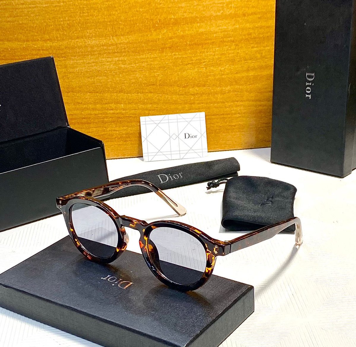 Kemsky_W's tweet photo. Designer Glasses 👓 ✨
🏷️#20,000.
Please Repost🙏🏽
#pagesbydamicommerce #pagesbydamivisibilitydrive
#PBDfashion https://t.co/BdZa21ktXZ