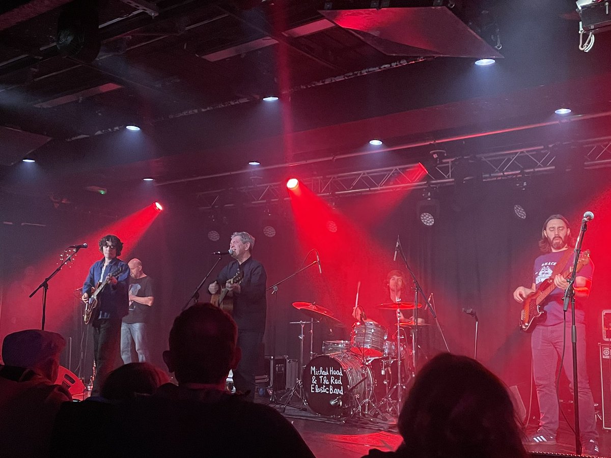 AntSSimo19's tweet photo. Magnificent @michaelheadtreb last night. One of my favourites. Mick and band superb.
Great gig @Foundrysu
Managed to bag a copy of #HMSFable aswell.
Is right !! https://t.co/I7ccaBMzmh