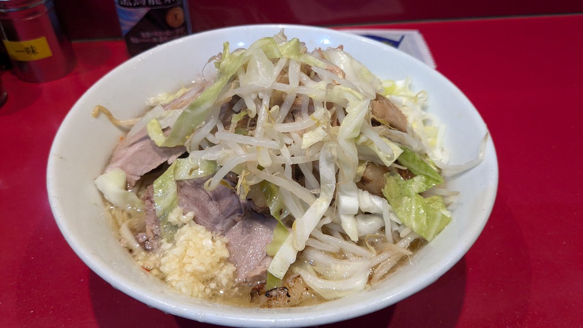 二郎西台駅前店
限定塩ラーメン🌈
恐らく年内最後の西台！
暫く食べれないから昼夜での連食。
やっぱりここのスープ美味すぎて毎回完飲してしまう😋
また来年時間できたら行きます！