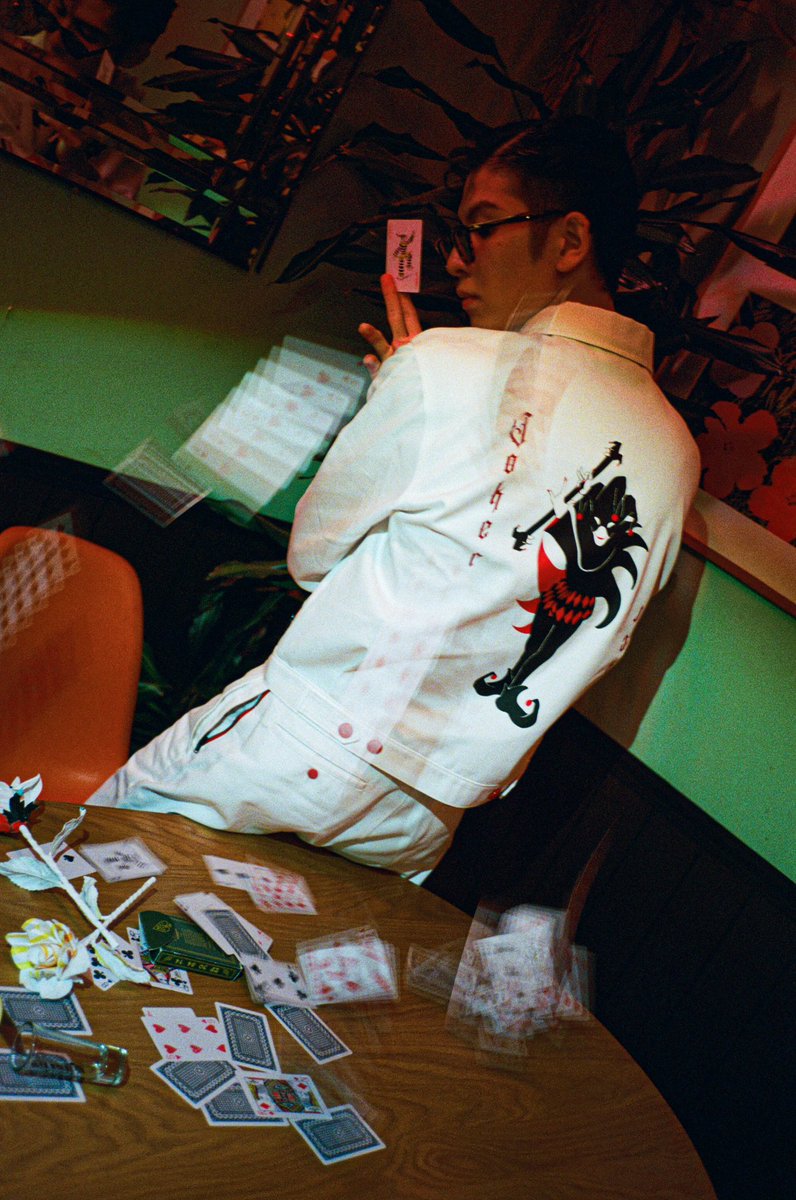 makoto_lo_olzzz's tweet photo. Dickies × Makoto Hasegawa
♦️♣️♥️♠️
*12.15 Release

大好きなDickiesとの夢のコラボ。
トランプやジョーカーには、
"覚悟"や"挑戦"など色々な意味が込められています。
是非手に取って僕の想いを感じて頂けたら嬉しいです！ https://t.co/cGYIpPmZ5P