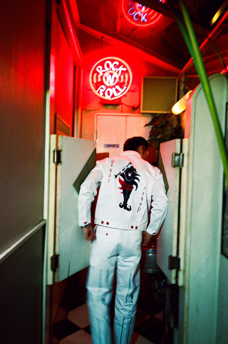 makoto_lo_olzzz's tweet photo. Dickies × Makoto Hasegawa
♦️♣️♥️♠️
*12.15 Release

大好きなDickiesとの夢のコラボ。
トランプやジョーカーには、
"覚悟"や"挑戦"など色々な意味が込められています。
是非手に取って僕の想いを感じて頂けたら嬉しいです！ https://t.co/cGYIpPmZ5P