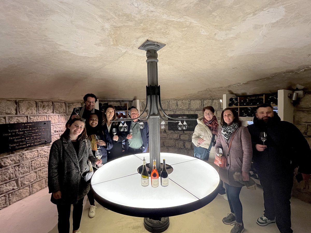 explorenca's tweet photo. @ExploreNCA a accueilli 7 agents de voyages ce WE dans le cadre des prétours Art de Vivre &amp; Prestige.
Un programme riche en découvertes pour promouvoir les trésors de #NiceCotedAzur : food tour à Nice, dégustation de 🍷 au Château de Bellet, création de parfum chez Galimard... https://t.co/D4sJSmtFHa
