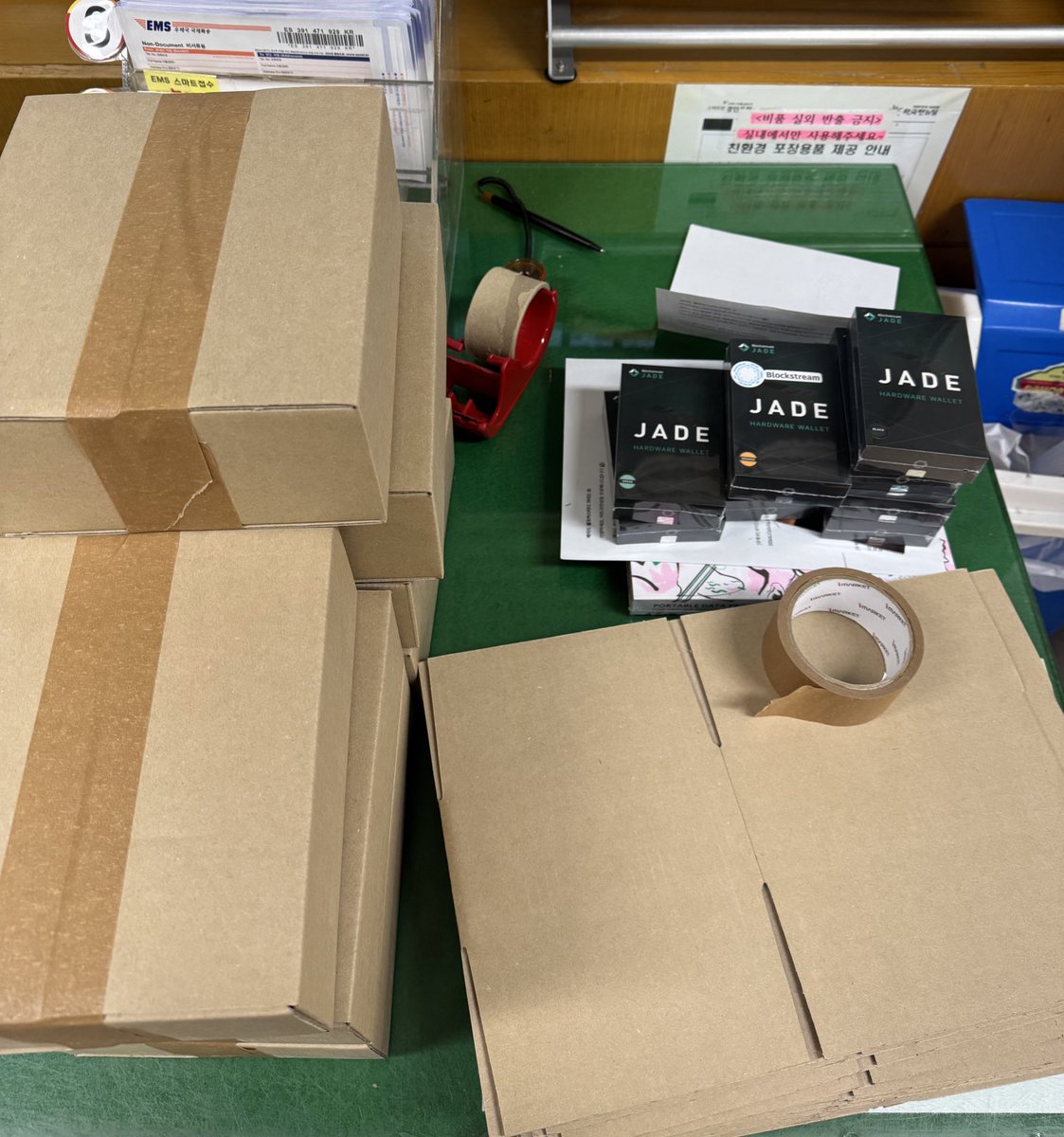 레거시 금융의 비트코인 탄압에도 비트코인 시타델 프로메나드의 사업은 한 발 한 발 나아가고 있습니다. 응원해주시고 현금으로 구매해주시는  비트코이너분들 덕분에, 지금까지 국내 비트코이너의 셀프커스터디 비용을 1000만원 이상 절감시킬수 있었습니다. 지속적인 ...