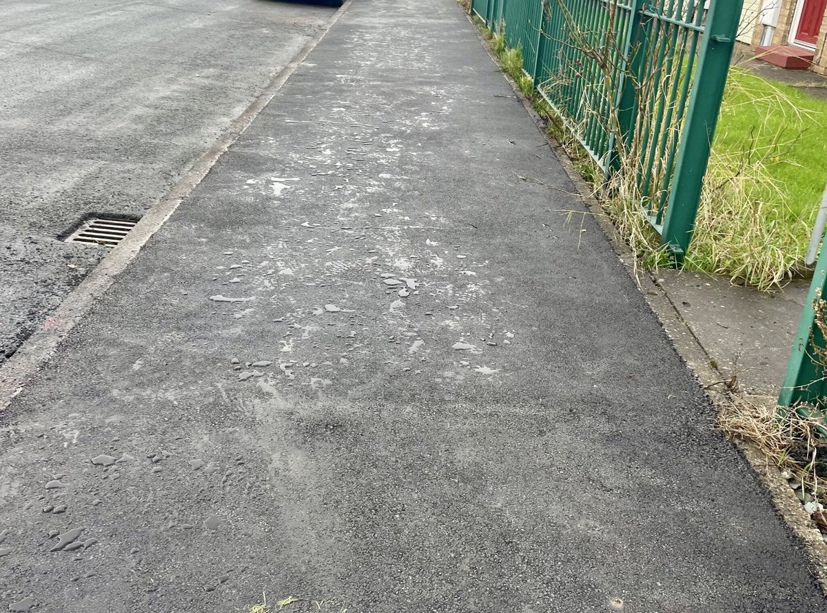 Sangwin surfacing have completed the first section of the recycle footway scheme in Hull. 

#surfacing #sangwinsurfacing #tarmac #foodwayrecyclescheme