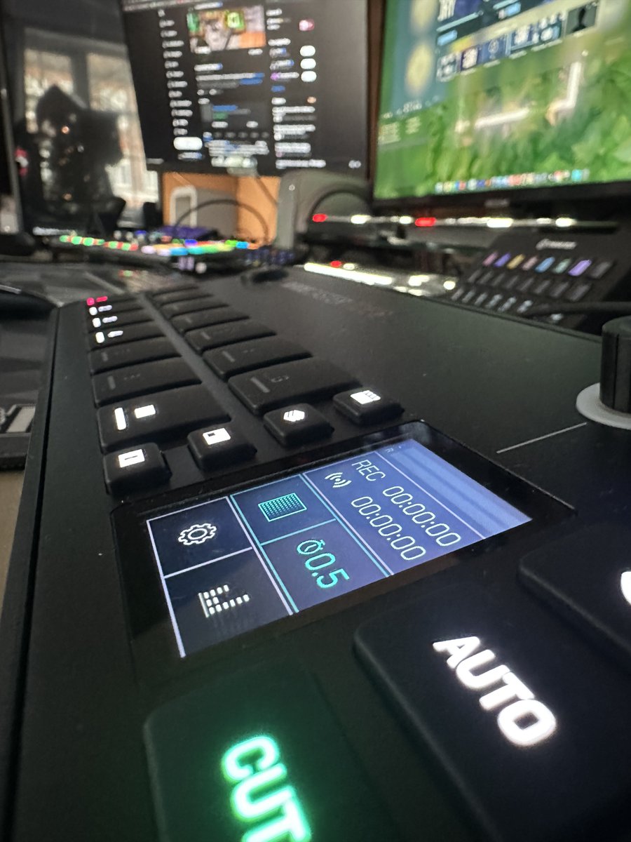 launchpodstudio's tweet image. Hey @rodemics - got this beast Saturday, connected to Rodecaster pro 2 but can&apos;t make the multi-track from the RCP2 be the audio source for auto switching! Surely that&apos;s wrong, assuming so, can you help us figure it out! #rodecastervideo #rodecasterpro2