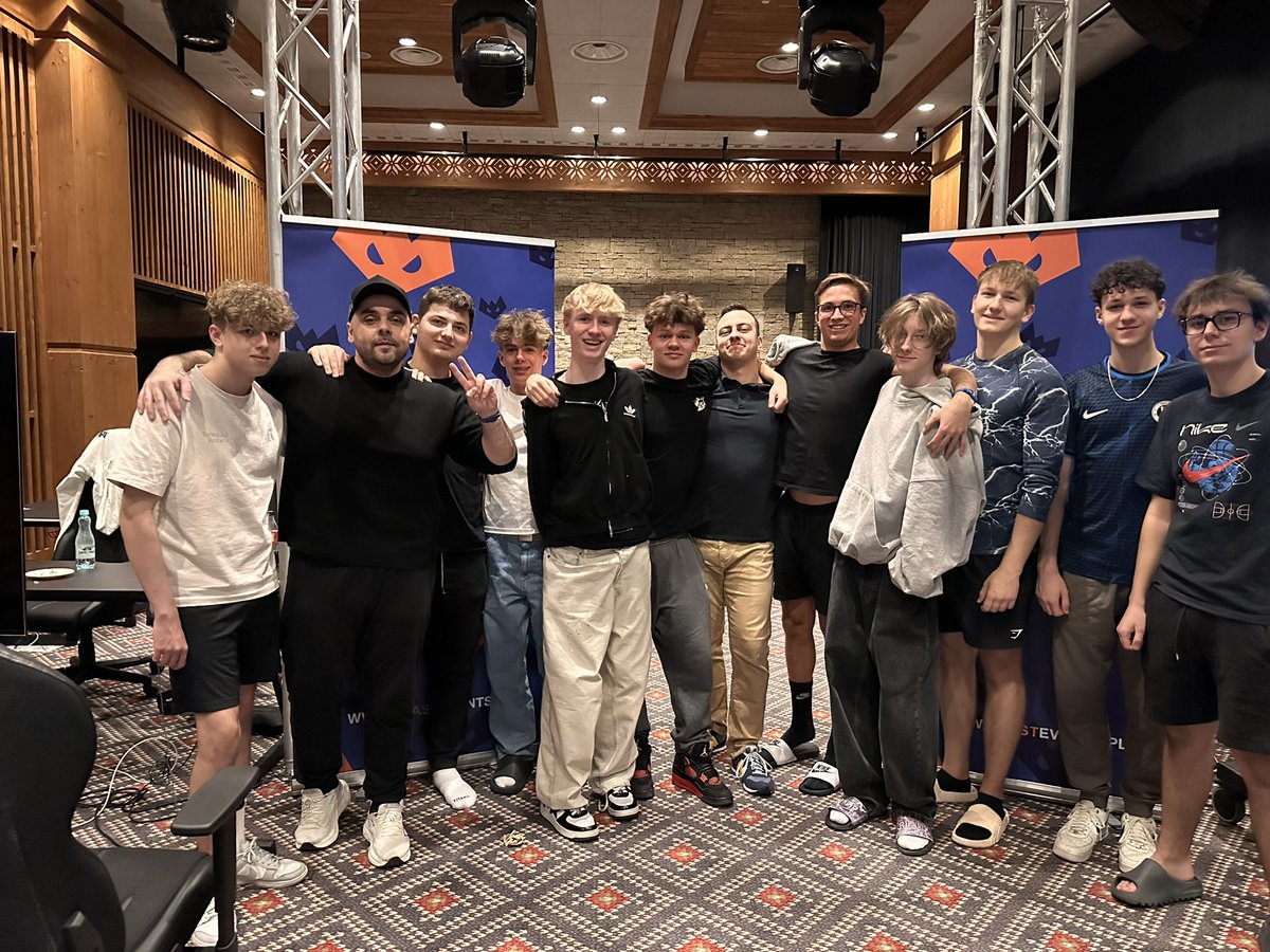 renomahm's tweet photo. Bootcamp is now done! 

Thanks to @BeastEventspl for the invitation, had a great time, and thanks to Bania Hotel for hosting. 

Now to Krakow for a day, hoping to find Arcane merch at Cropp ✌️ https://t.co/ntAecOXUxn