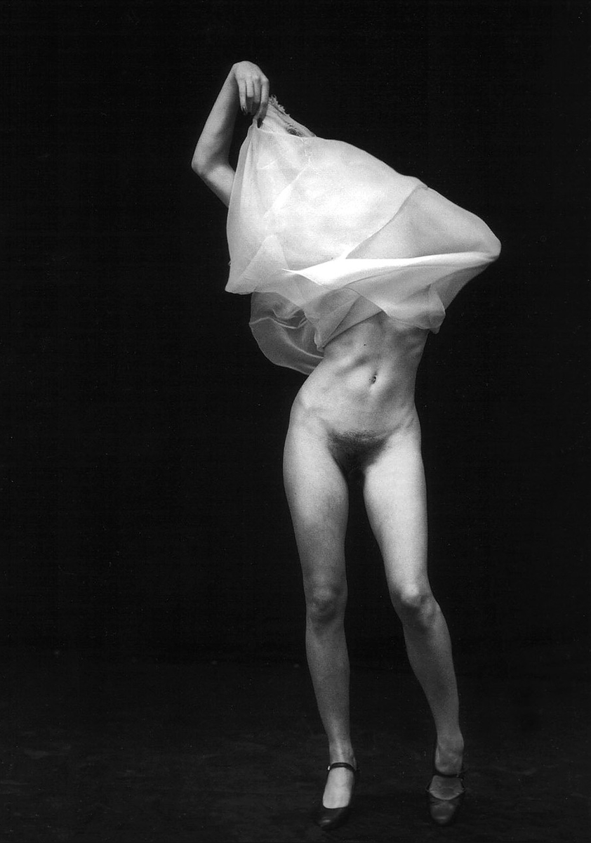 FrankvonMars's tweet photo. Milla Jovovich by Peter Lindbergh https://t.co/Pjon5A7Imy
