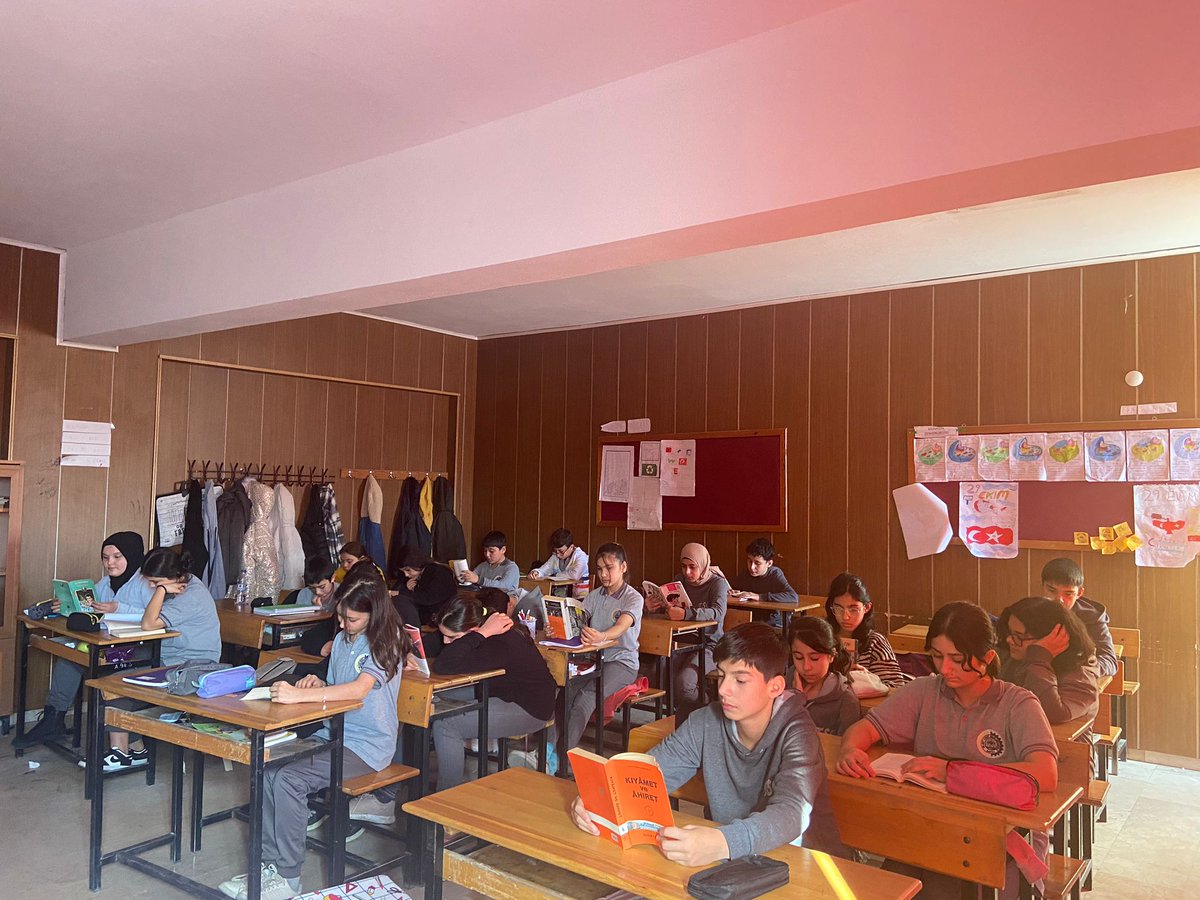 BafraTsoo's tweet photo. Farkımız Okumak Olsun projesi kapsamında okuma saatini 5.ders gerçekleştirdik.@bafra_mem @samsunmem https://t.co/ZrmC0f7GCI