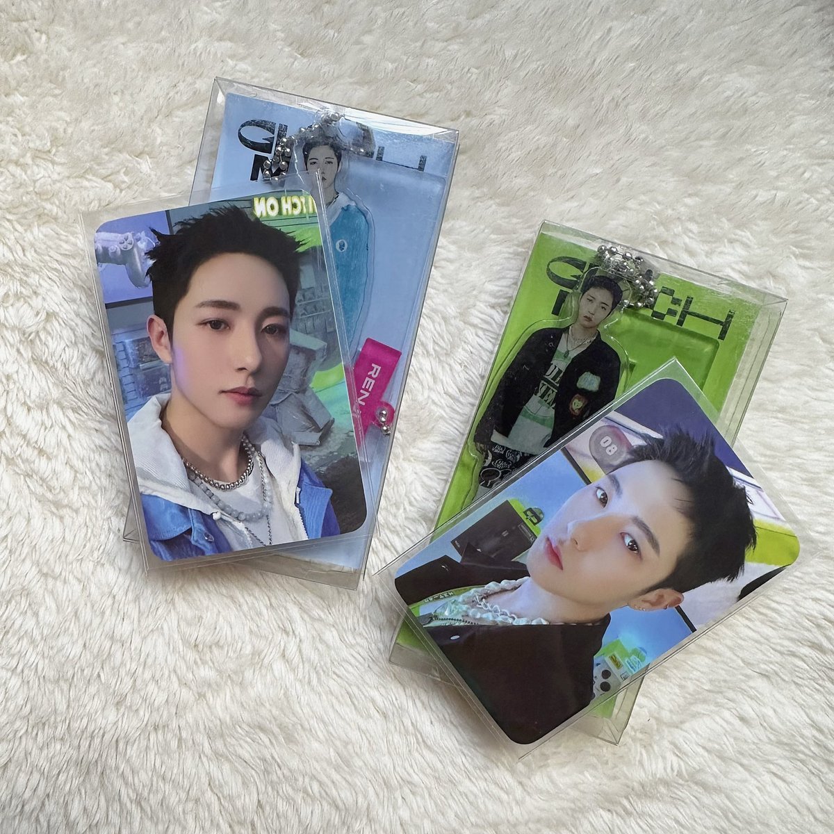 MamastoreC's tweet photo. 🎀 พร้อมส่ง Glitch Mode MD 🎀

— • อินจุน 🫧 ของครบ (แกะแล้ว) 

acrylic stand key ring ice ver. / game ver.

฿ 150 

✊🏻 สนใจก๊อกเดม / เมนชั่นได้เลยค่ะ 

#ตลาดนัดnct #ตลาดนัดnctdream 🙇‍♀️💖 https://t.co/ircdNIPAxH