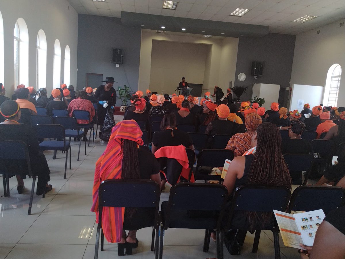 KuhlukaM's tweet photo. During the 16 Days of Activism, the Pillars hosted the Rand Women’s Guild spiritual event in Braamfontein. Community Moderator Norah Reichel delivered a thought-provoking talk on gender-based violence, pictured in the second frame https://t.co/bjRHHKyQ34