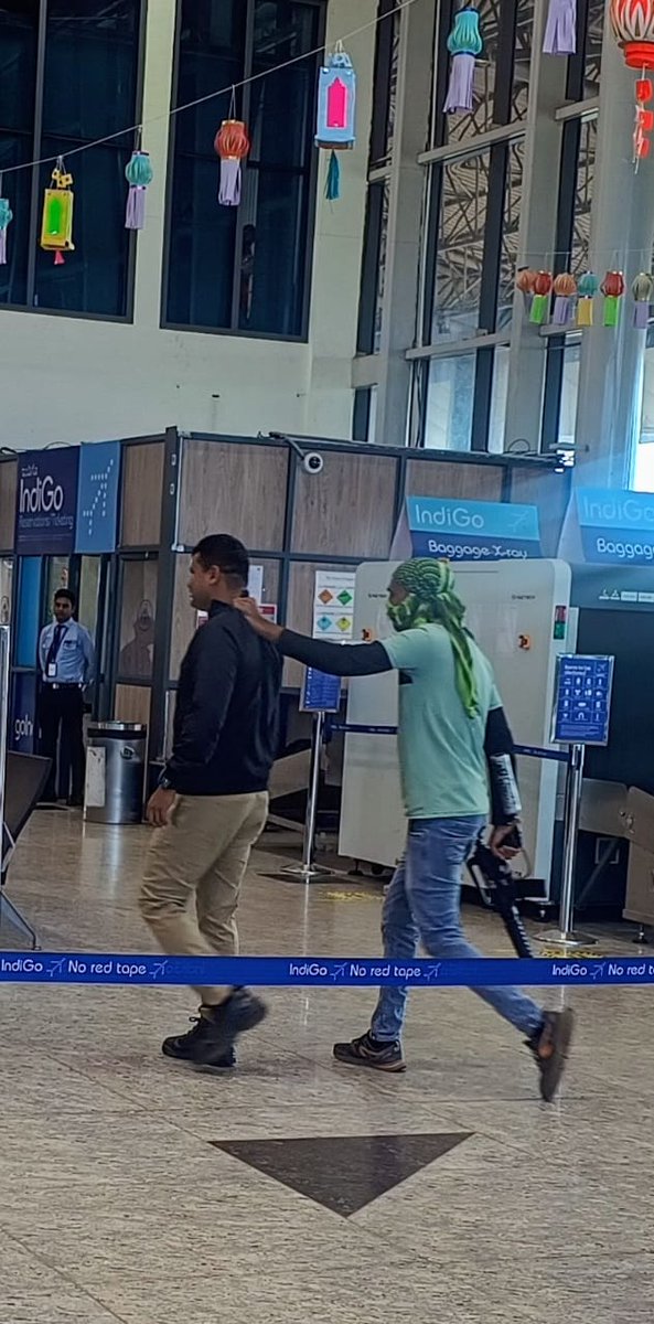 aaihbxairport's tweet photo. Our commitment for provision of secure flight to our passengers is unwavering.Garuda Commando Force of Internal Security Division, Karnataka Conducted a successful Counter Terror Mock Drill at Hubli Airport with full enthusiasm.
#CTMD #GarudForce
@AAI_Official @AAIRHQSR @aairedsr https://t.co/bL0yDCXf7h