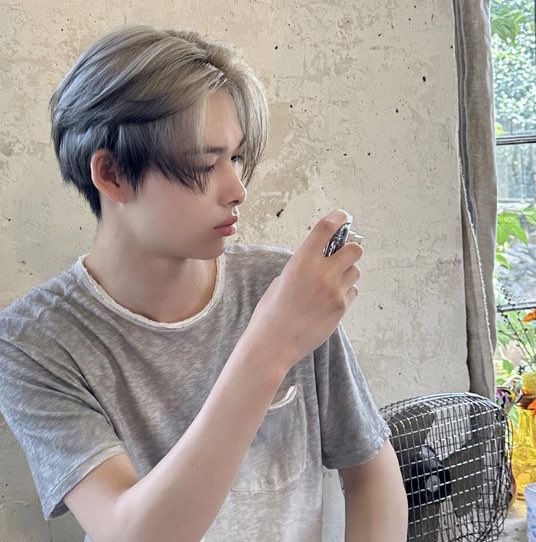 angelicwons's tweet photo. the human embodiment of politeness and respect; nishimura riki ᨫ͜ 𓈒 ੭ꠥ ۫  
— a thread of ni-ki being a sweetheart 𑁯ִଓ https://t.co/EmZnUZ4l2i