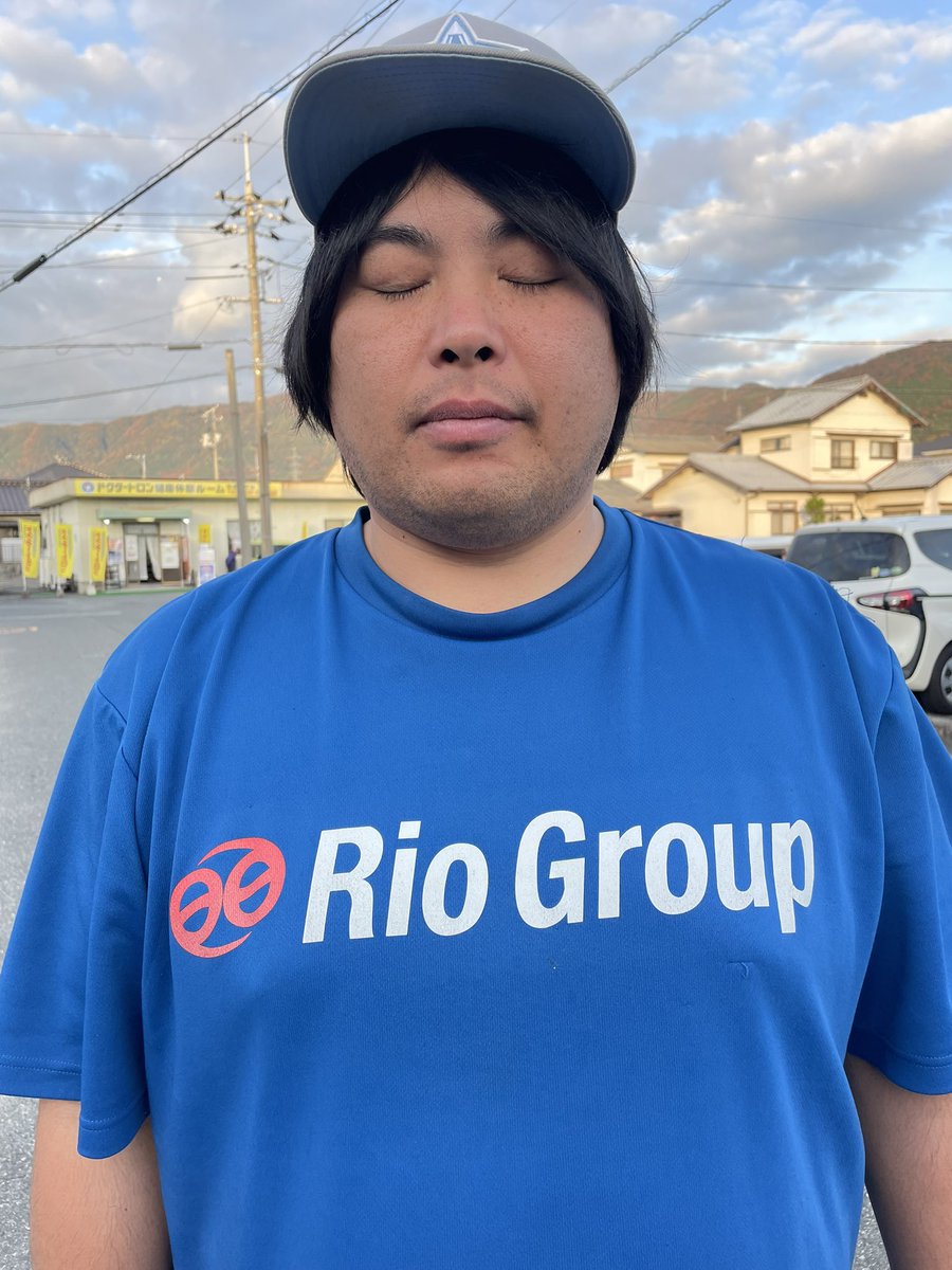 hezuruy's tweet photo. 【ご報告】
帰る場所が無くなりました。
婆ちゃんの百回忌で山口県に帰って来ましたがお墓の場所が分かりません。
葬式も出禁にされたし両親に連絡しても繋がらないので直接実家に行きました。
驚いたのが車や自転車も無くなっていて赤の他人が住んでいました。
これが迷惑系YouTuberになった男の代償です。
今の活動を見てくれていて再び縁が戻ると思い込んでいました。
完全に絶縁されたと言うことでもう家族との件で思い残すことはありません。
お婆ちゃんごめんなさい。
こんな自分を許して下さい。