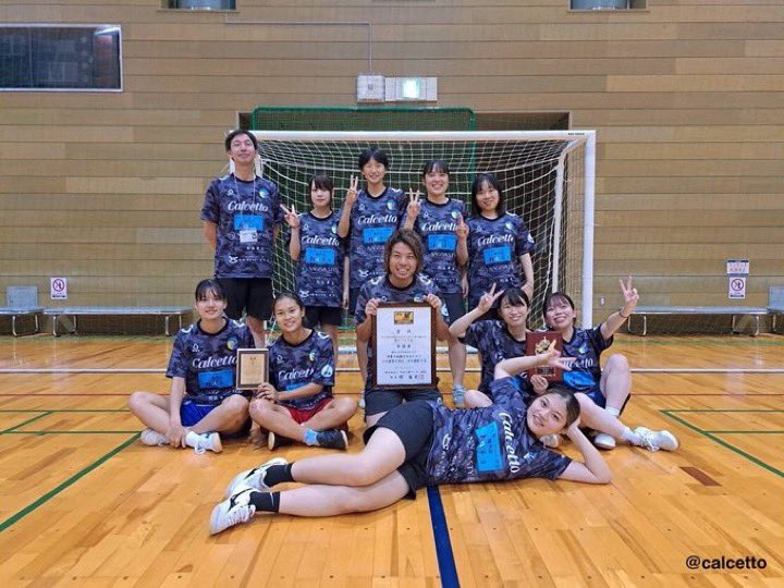 kazuki13_423's tweet photo. 神奈川県リーグと女子Fリーグ最終節まで1週間切りました！
両方応援してる僕には日にちとKO時間も被ってすごくブルーな気持ちですけど笑
カルチェットは優勝､RUCKはFS初勝利を目指して頑張ってください！！

 #カルチェットレディース
 #福井丸岡RUCK https://t.co/u8Pe2hmbpt