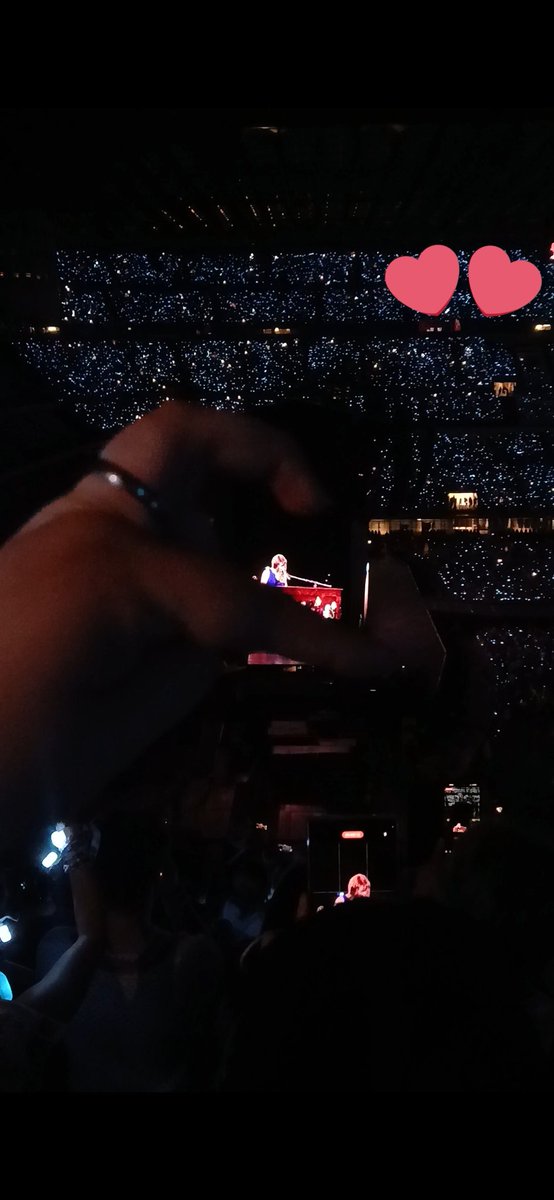 ElliesDaylight's tweet photo. The Eras Tour, it was rare, I was there.

This concert tought me so much about myself, it took me months to get a ticket, I found one a week before, booked the bus, went to a stadium three and a half hours from home on my own and had the time of my life.

Thank you Tay ❤️ https://t.co/1Xn3wYmDR2