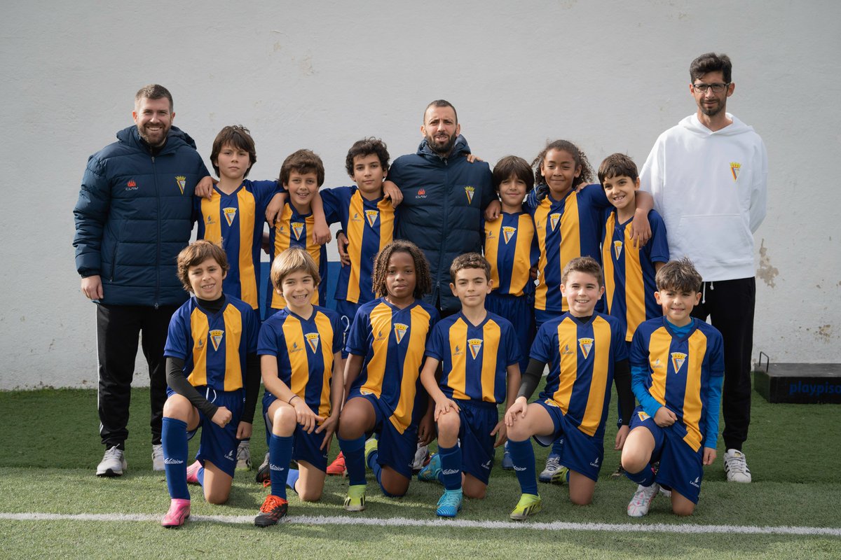 AtleticoCP1942's tweet image. ⚽️ | #MadeInAtletico 

#Sub11 - A construir o 𝐅𝐔𝐓𝐔𝐑𝐎 do Atlético! 🏗

𝐒𝐞𝐧𝐭𝐢𝐫 𝐞 𝐯𝐢𝐯𝐞𝐫 o que é o Atlético Clube de Portugal é a missão do Mister David Roxo com a equipa que lidera. 💛❤️💙

Um por todos e todos pelo Atlético! 👊

#SempreAtlético