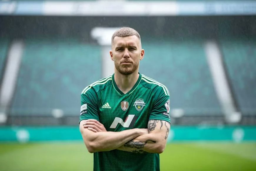 „Říkejte cokoli, mluvte se mnou!“ <a href="/TomPetras23/">Tomáš Petrášek</a> (nejen) o těžkostech v Koreji a trenéru Jezevcovi ve skvělém rozhovoru s <a href="/michalpetrak/">Michal Petrák</a>.

Co se mu v Koreji nejvíc líbilo?
„Jaká tam byla kvalita jídla! Korejské barbecue je velká věc, užíváš si to. Samozřejmě, kulturní rozdíly někdy