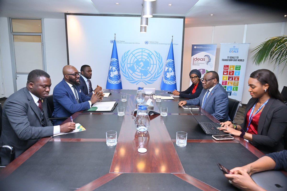 ECA_OFFICIAL's tweet photo. Executive Secretary @ClaverGatete received the credentials of HE Amb. Dr. Robert Afriyie today. Congratulated #Ghana on the peaceful elections & agreed on continued collaboration to advance macroeconomic priorities, #IPRT and cross-border Cocoa #RVCs and tackle #debt issues. https://t.co/QxeCKL4Ar1