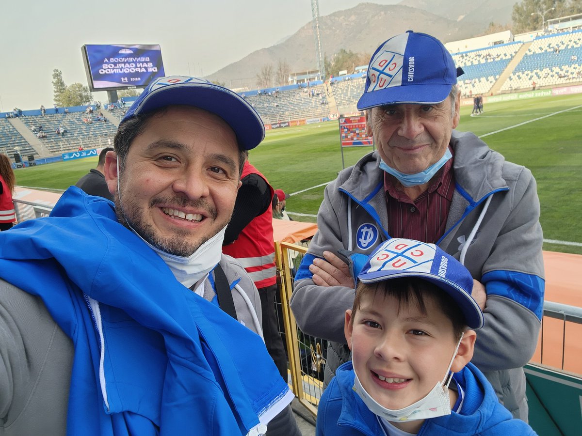 Gonzagolas's tweet photo. Una pasión que traspasa generaciones. La camiseta nueva sería un lindo regalo para el viejo #24horastumañana https://t.co/MUKkZIFHGk