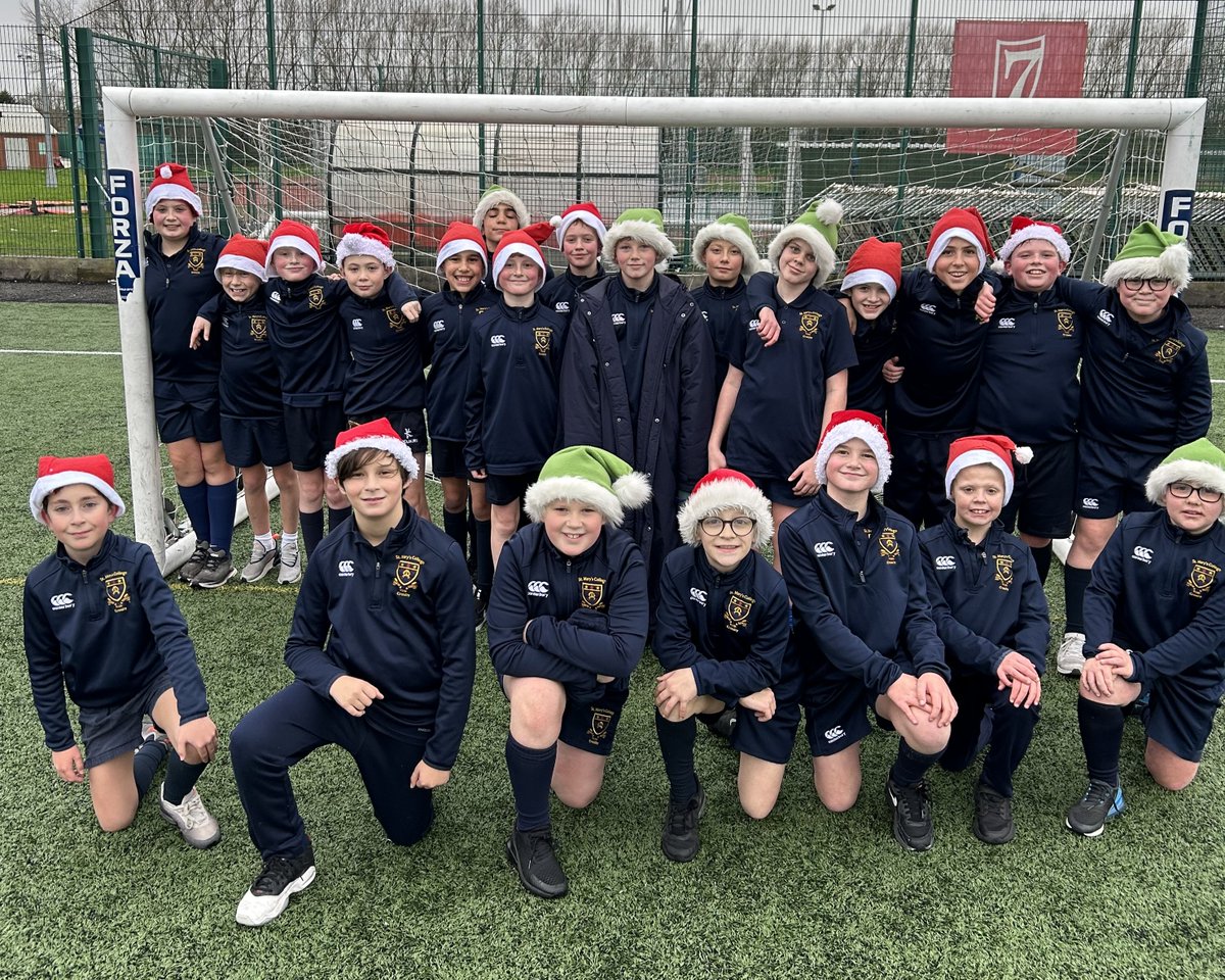 stmarys_prep's tweet photo. The boys enjoyed a festive Friday afternoon for their final Games lesson before Christmas! 🎅🏻🏃
#games #lastlesson #christmas #santa #FestiveFun #santahats #schoolsports https://t.co/7ZIGE905dy