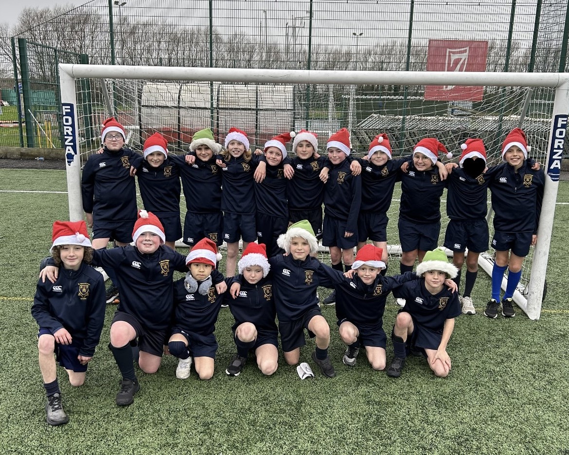 stmarys_prep's tweet photo. The boys enjoyed a festive Friday afternoon for their final Games lesson before Christmas! 🎅🏻🏃
#games #lastlesson #christmas #santa #FestiveFun #santahats #schoolsports https://t.co/7ZIGE905dy