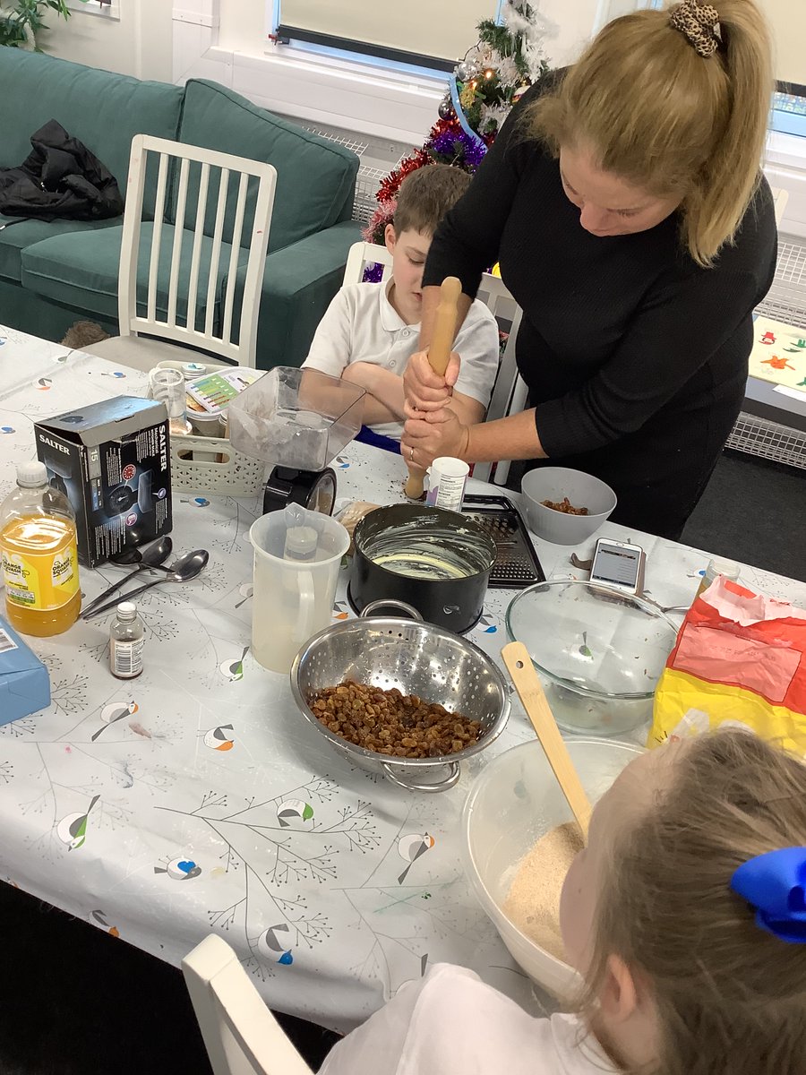 RPS_Ferns's tweet photo. It’s beginning to look a lot like Christmas…  #christmascake 🎄🎅🧑‍🎄🎁 https://t.co/Hguo5GoRFh