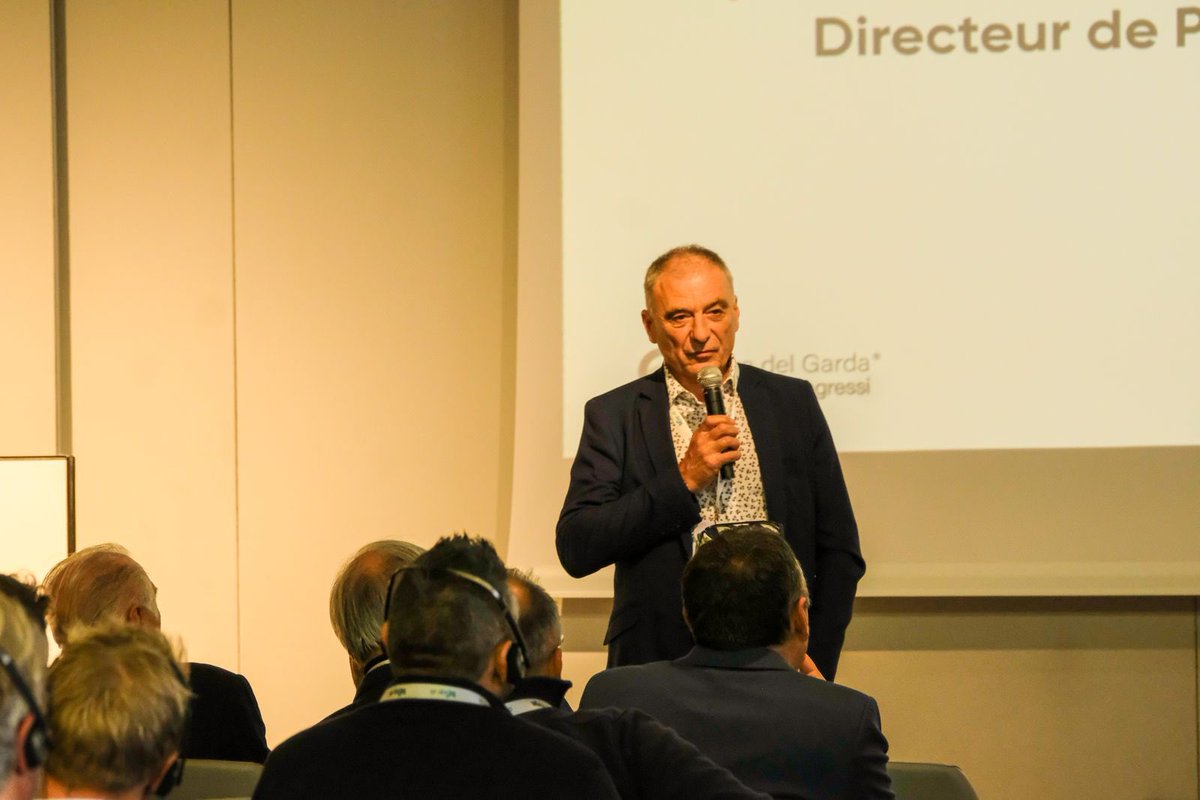 AIOCCycl's tweet photo. 🏅 @franlemarchand, directeur de @ParisNice est le lauréat du trophée de l’AIOCC 2️⃣0️⃣2️⃣4️⃣
💫Depuis 1960, le Trophée récompense une personnalité influente du cyclisme: Jacques Anquetil (1974), Jacques Goddet, ou encore Eddy Merckx (1980 et 2021)
📸 @YvesPerretMedia https://t.co/0mHJIxvOet