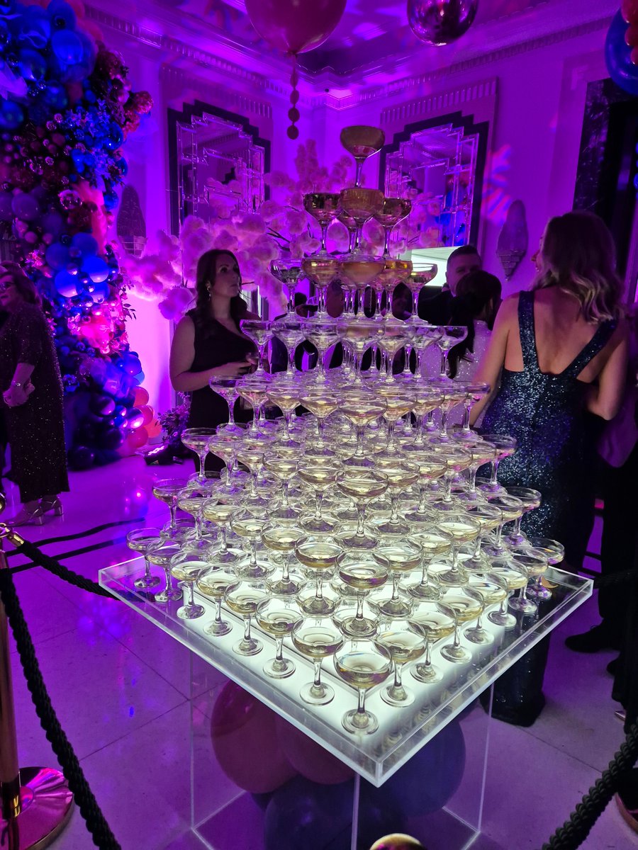 Reigate Travel tweet media