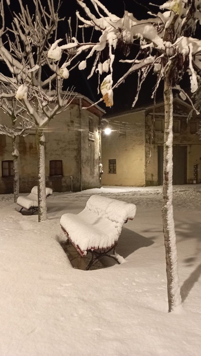 ElTiempoNavarra's tweet photo. Así despertaba hoy #Meano #TierraEstella #Navarra
15/20 cm de #Nieve nueva a 896 m https://t.co/k3Q0LxlJ4x
