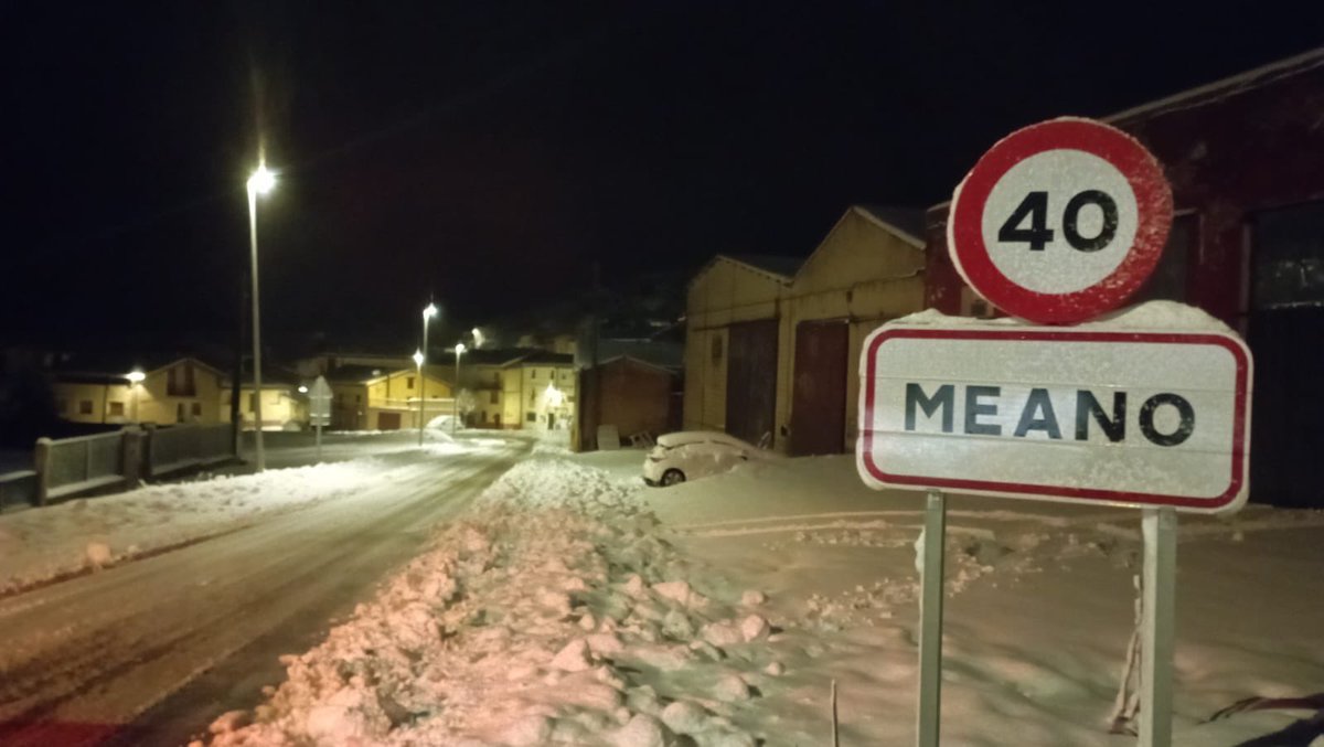 ElTiempoNavarra's tweet photo. Así despertaba hoy #Meano #TierraEstella #Navarra
15/20 cm de #Nieve nueva a 896 m https://t.co/k3Q0LxlJ4x