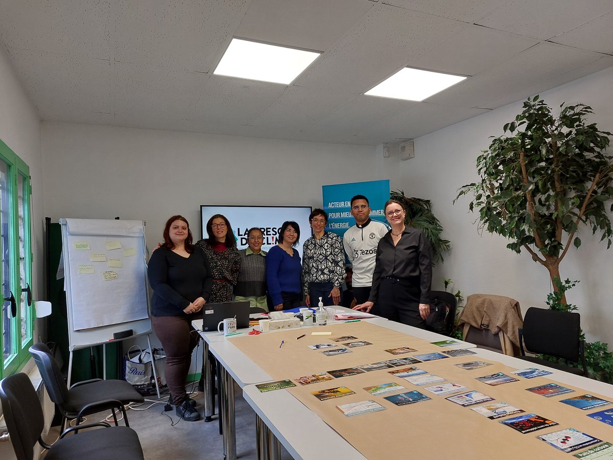 ENGIEpartFR's tweet photo. Vendredi dernier à Nancy, @CatherineBigey et @SIbarrart d'ENGIE ont animé une nouvelle #FresqueduClimat 🌱auprès des salariés de RÉCIPROCITÉ, une association qui accompagne les personnes vers une réinsertion sociale et professionnelle grâce au travail.

#JAgisAvecENGIE https://t.co/lu8aJagyMd