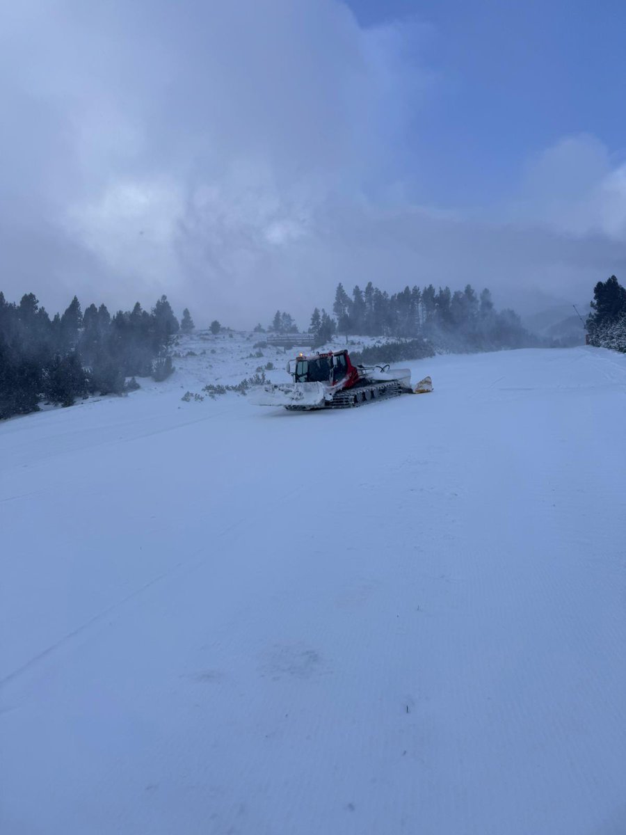 La station des Angles ouvrira Jeudi 12 Décembre ! 🎿 Toutes les équipes de la station mettent en place les derniers préparatifs pour vous accueillir en toute sécurité ⛷️❄️

🗓️ Préparez vos skis, vos snowboards et votre bonne humeur... et RDV pour l’ouverture Jeudi 12 Décembre ⛷️