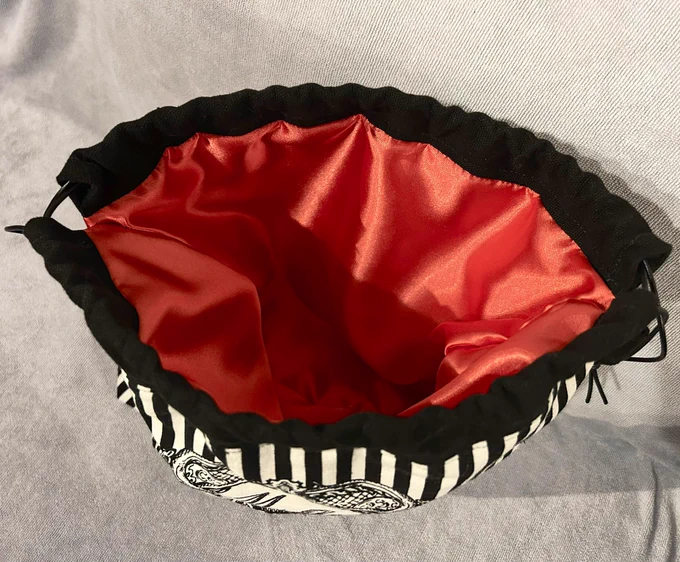 出来た!ポーチ! 毛糸のハートに手こずってた #ハンドメイド