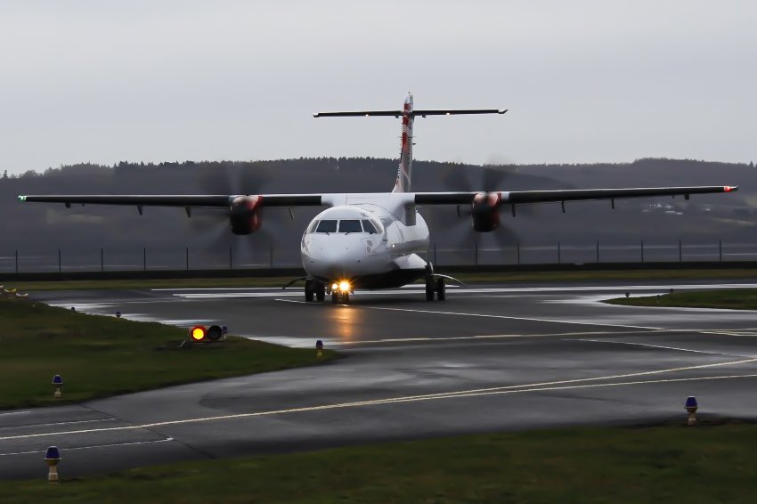 BlScottish's tweet photo. loganair LOG65KL @FlyLoganair https://t.co/CxRepW8f3P