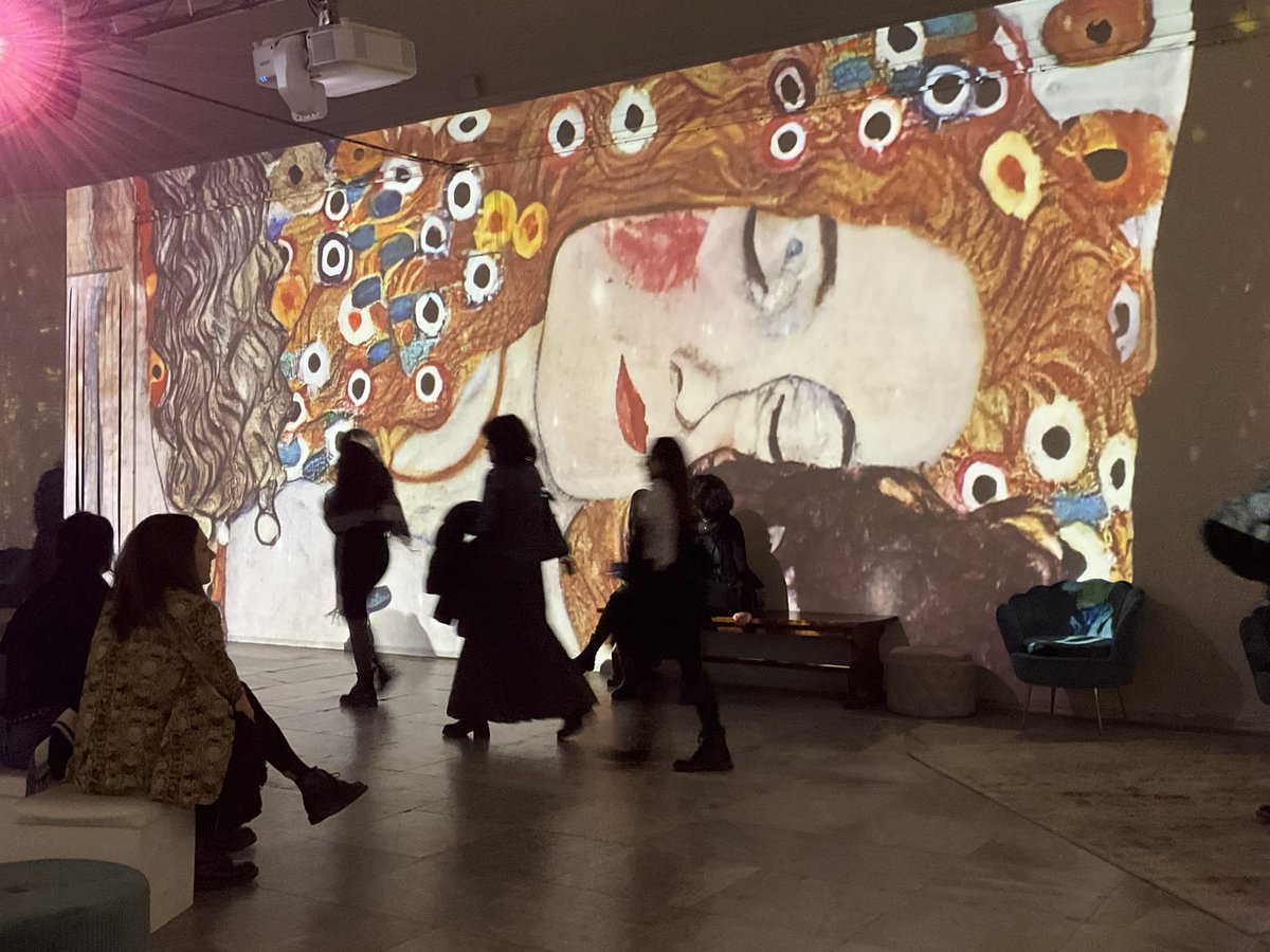 EdoardoArpaia's tweet photo. Al via iniziative speciali e laboratori per le mostre su Banksy e su Klimt alla Promotrice delle Belle Arti di Torino, visitate da oltre 4 mila persone in sole due settimane.
https://t.co/AnQMV0Ux1L
#banksy #klimt #nextevents #contemporaryart #torino #nextevents #turin https://t.co/ee8YZ3UI5U