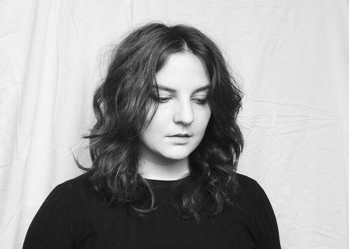 NEW MUSIC ON THE BLOG: <a href="/TOVIMusic/">TOVI</a> - Nobody Ever Warned Me #indie #alternative #indiepop #triphop #indiereview

I'm embarassed I've never featured our Canadian friend - this track feels Portishead-inspired

mavoymusic.com/2024/12/tovi-n…