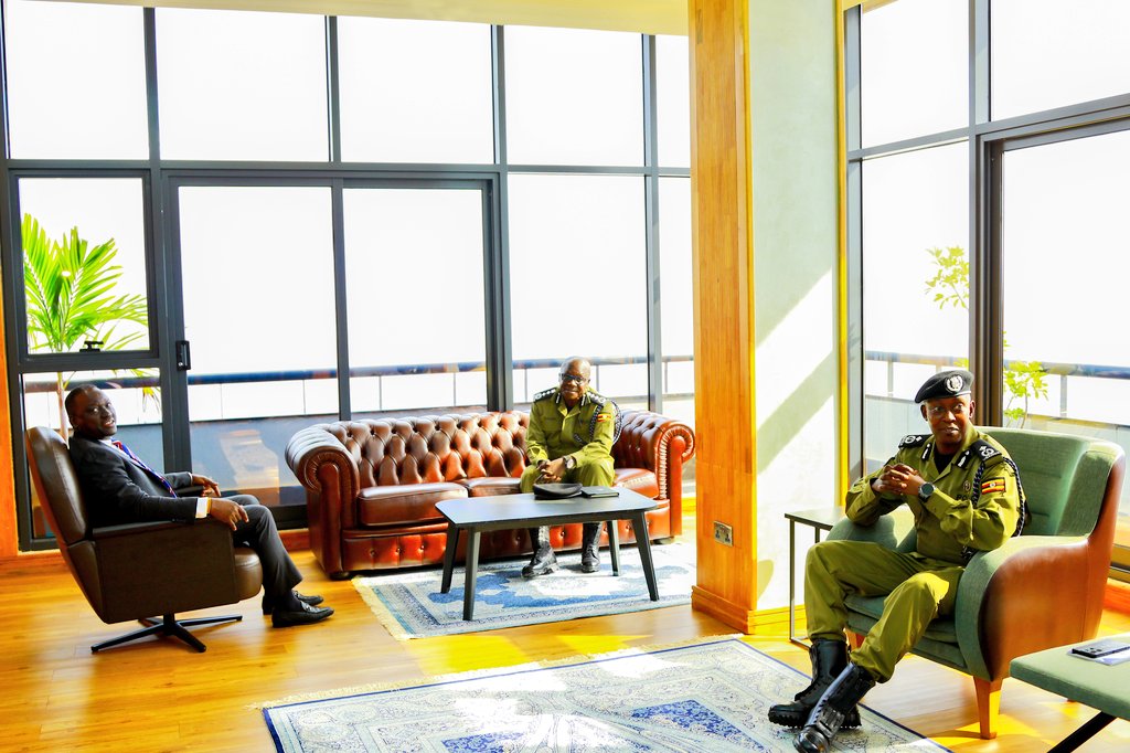 igp_ug1's tweet photo. This morning, I had the pleasure of visiting @nextmediaug.

My discussion with CEO @KKariisa was highly productive.

I look forward to deepening our cooperation https://t.co/mcZ0GtAVng