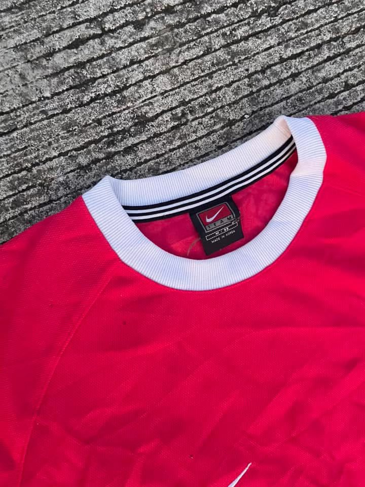 ifskrish's tweet image. FS! 

VINTAGE NIKE SHIRT • 1997 TAG BRANDNEW CONDITION

DIMES: 21*28

ISSUE: NONE
DETAILS: EXCELLENT CONDITION

💵 450
📍 Marikina 
🚚 Lalamove 

on hand ! DM me to purchase. 

🏷️ wts lfb nike red jersey fs