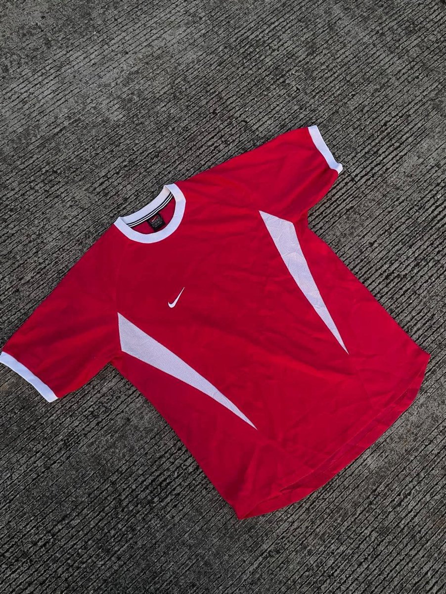 ifskrish's tweet image. FS! 

VINTAGE NIKE SHIRT • 1997 TAG BRANDNEW CONDITION

DIMES: 21*28

ISSUE: NONE
DETAILS: EXCELLENT CONDITION

💵 450
📍 Marikina 
🚚 Lalamove 

on hand ! DM me to purchase. 

🏷️ wts lfb nike red jersey fs
